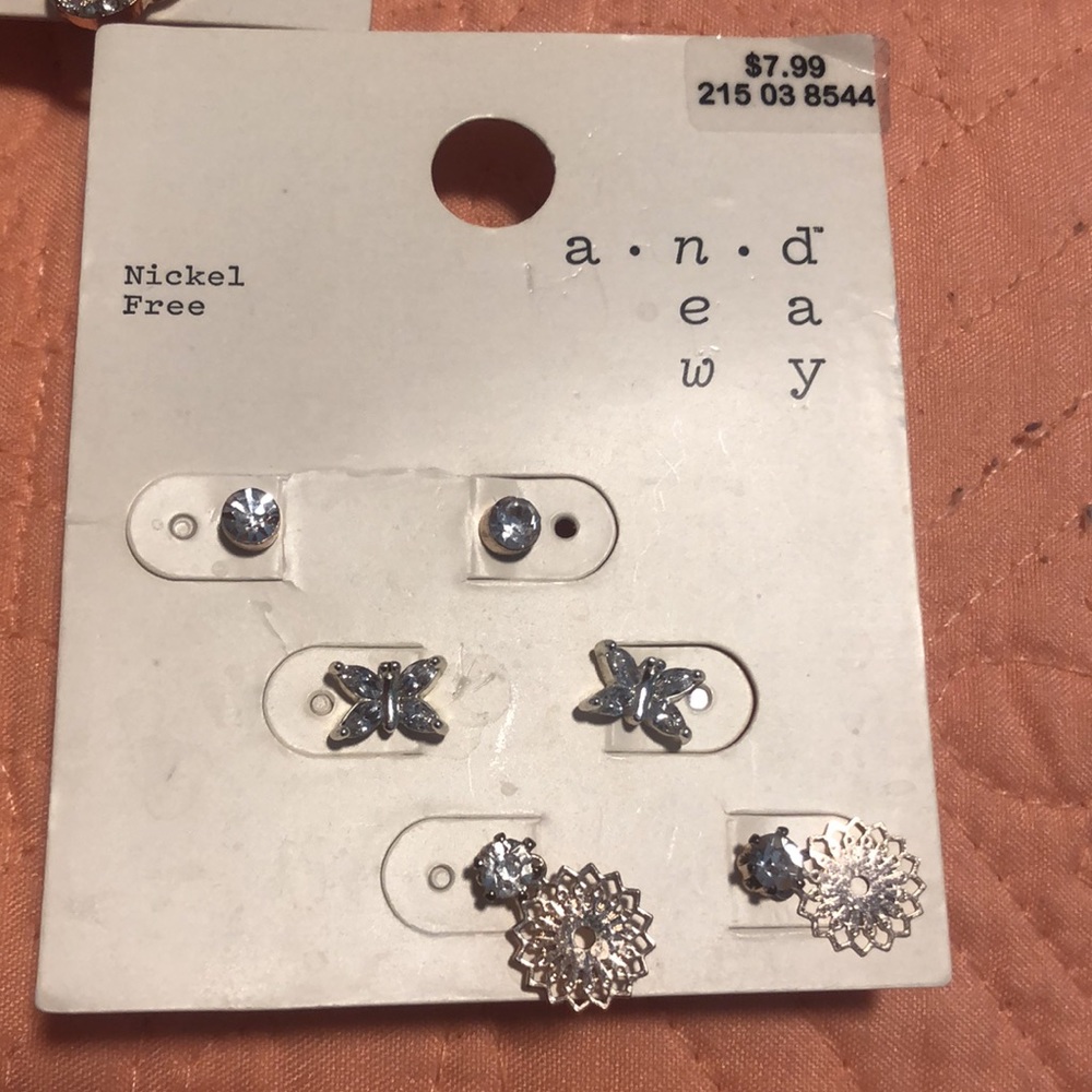 Target Earrings - Picture 5 of 8